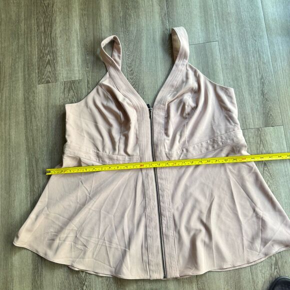 Torrid Summer Top Plus Size 3X Dust Of Roses Fawn Crepe Zip Front Peplum - Picture 4 of 10